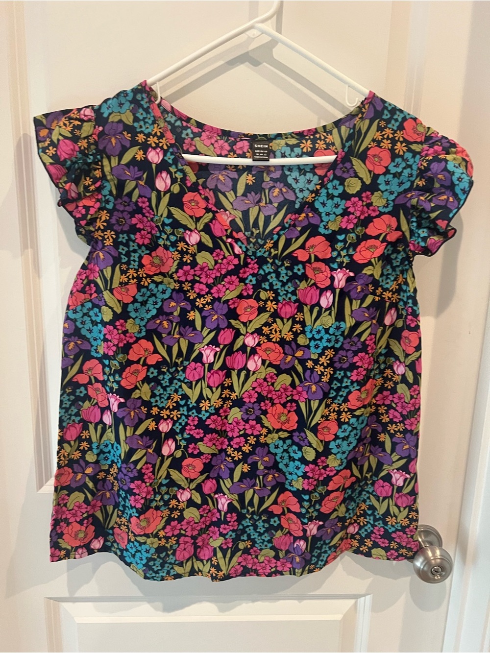 SHEIN Floral V-Neck Top Size XL